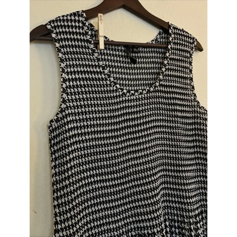Essentials Milano Houndstooth Peplum Accordion Sleeveless Round Neck Top SZ XL